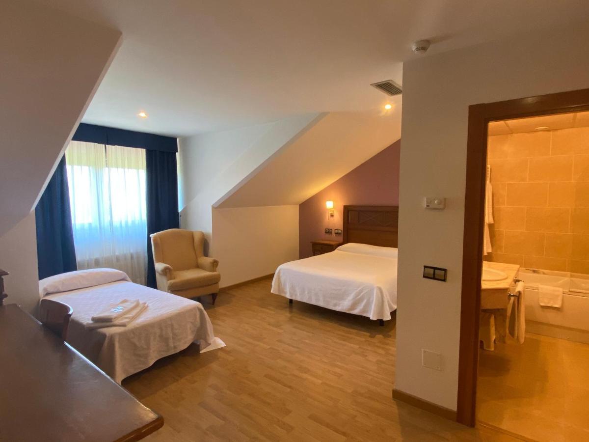 Hotel Cristina Norena Bagian luar foto