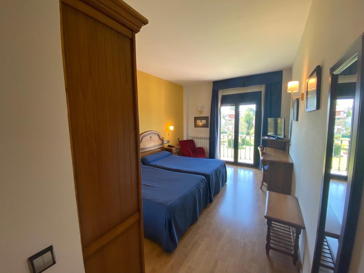 Hotel Cristina Norena Bagian luar foto
