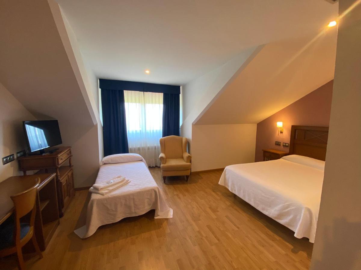 Hotel Cristina Norena Bagian luar foto