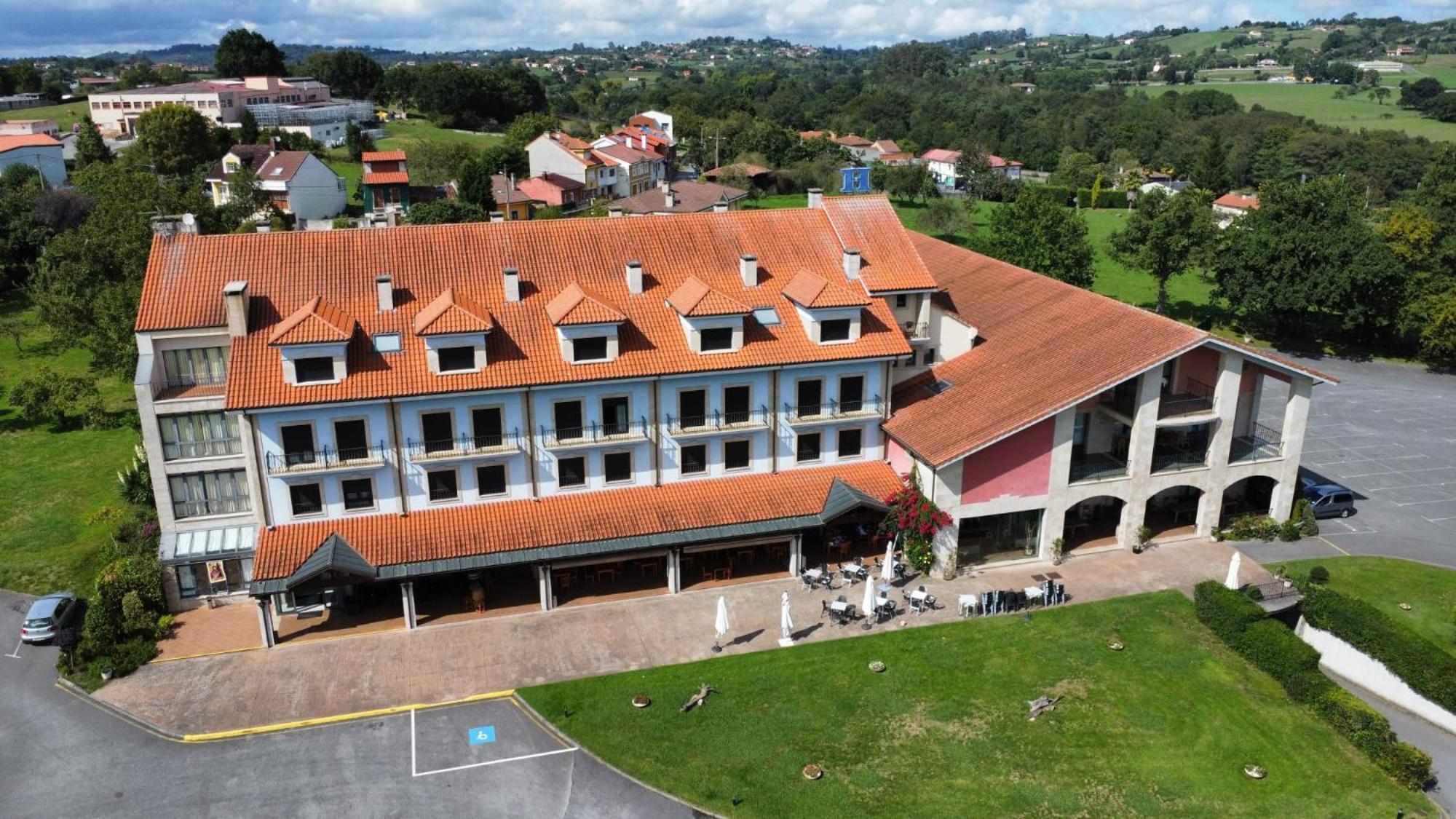 Hotel Cristina Norena Bagian luar foto