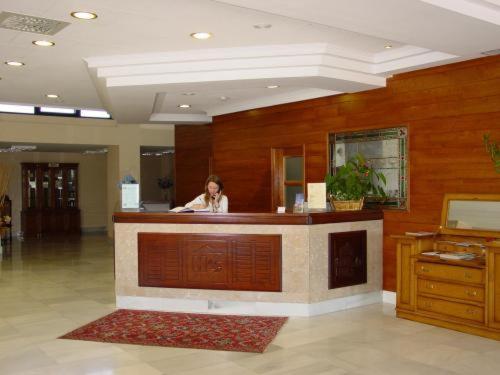 Hotel Cristina Norena Bagian luar foto