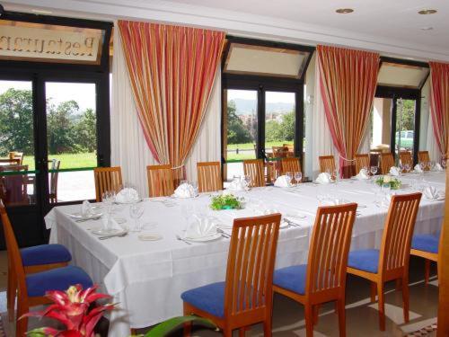 Hotel Cristina Norena Bagian luar foto