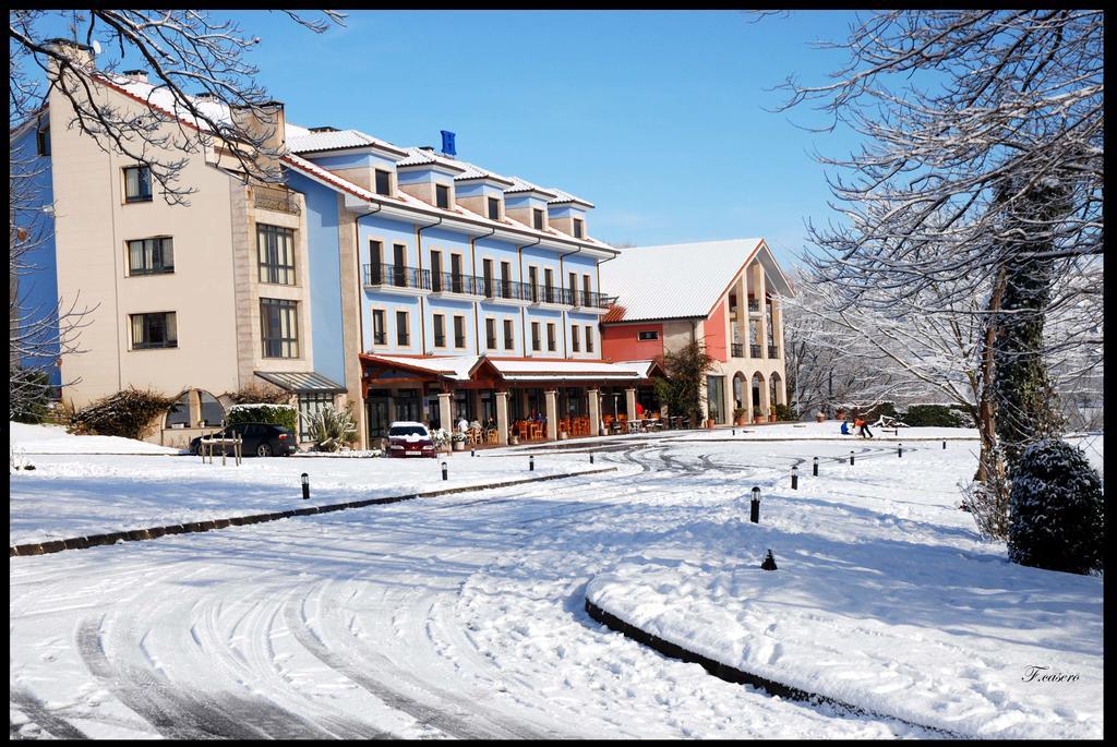 Hotel Cristina Norena Bagian luar foto