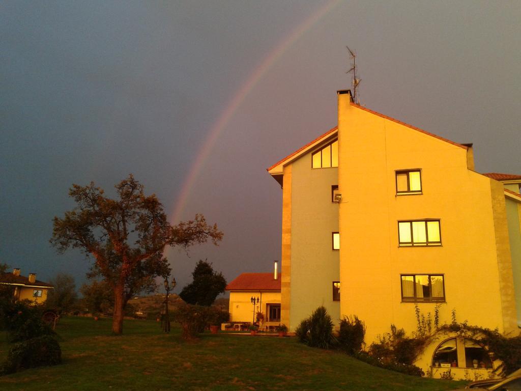 Hotel Cristina Norena Bagian luar foto