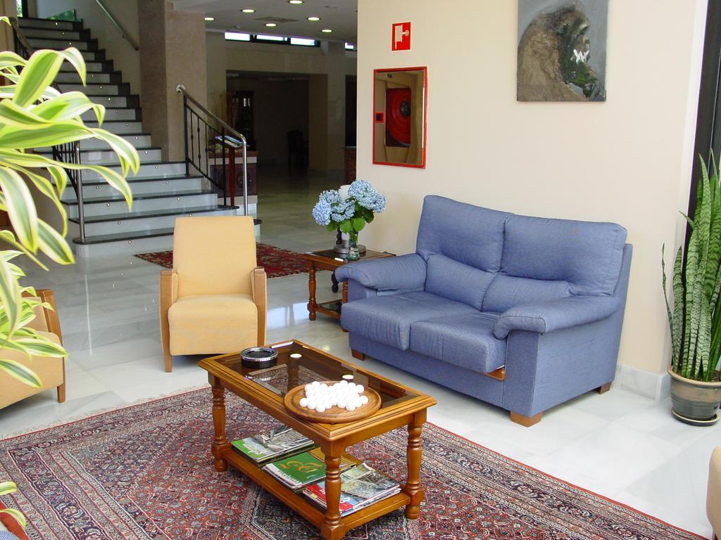 Hotel Cristina Norena Bagian luar foto