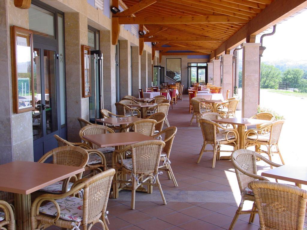 Hotel Cristina Norena Bagian luar foto